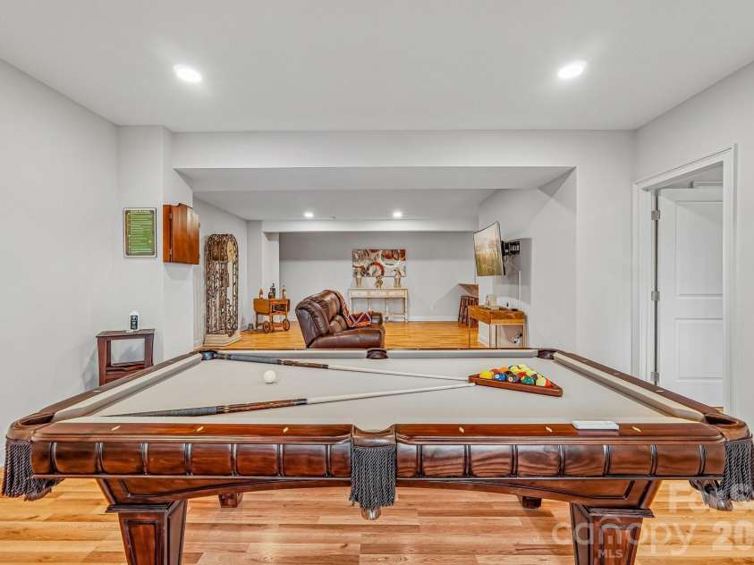 14503 Crest Court, Charlotte, NC 28278.  MLS# CAR4375931, YatesRealty ID 22304. 