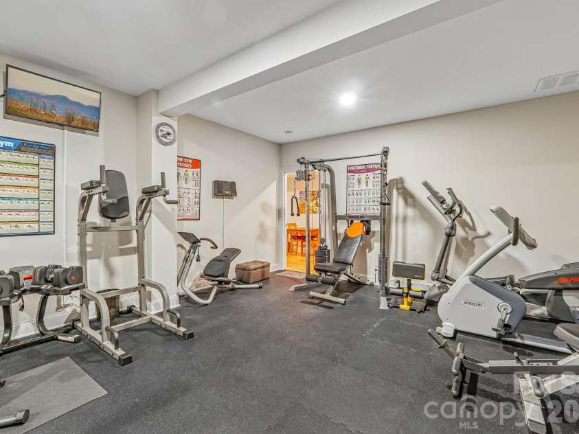 14503 Crest Court, Charlotte, NC 28278.  MLS# CAR4375931, YatesRealty ID 22304. 