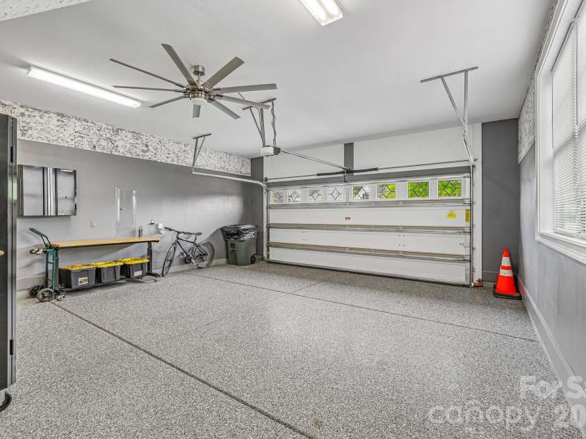 14503 Crest Court, Charlotte, NC 28278.  MLS# CAR4375931, YatesRealty ID 22304. 
