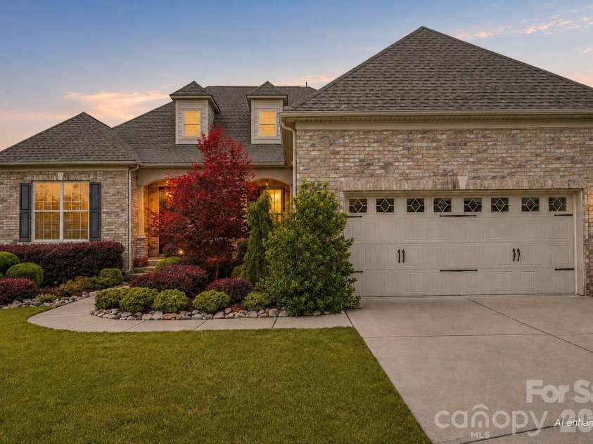 14503 Crest Court, Charlotte, NC 28278.  MLS# CAR4375931, YatesRealty ID 22304. 