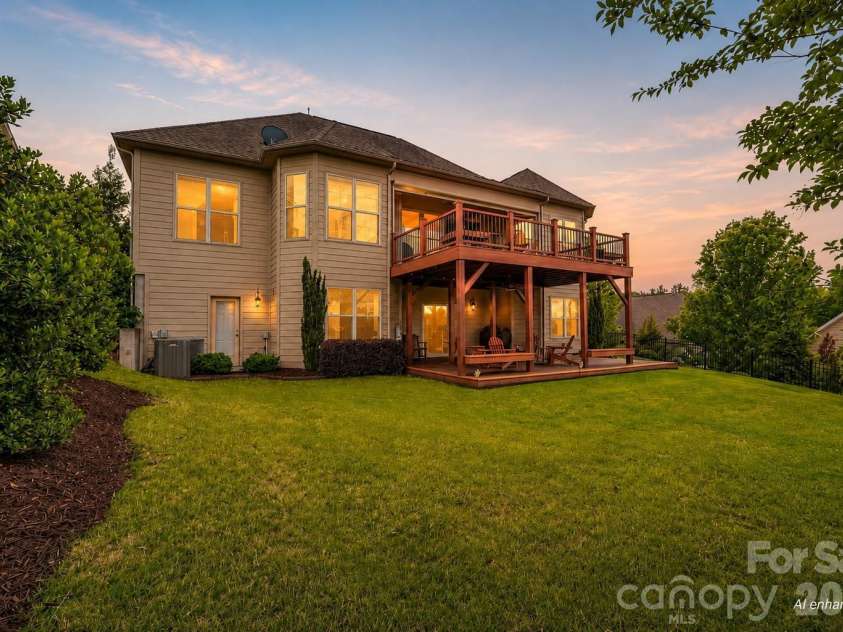 14503 Crest Court, Charlotte, NC 28278.  MLS# CAR4375931, YatesRealty ID 22304. 