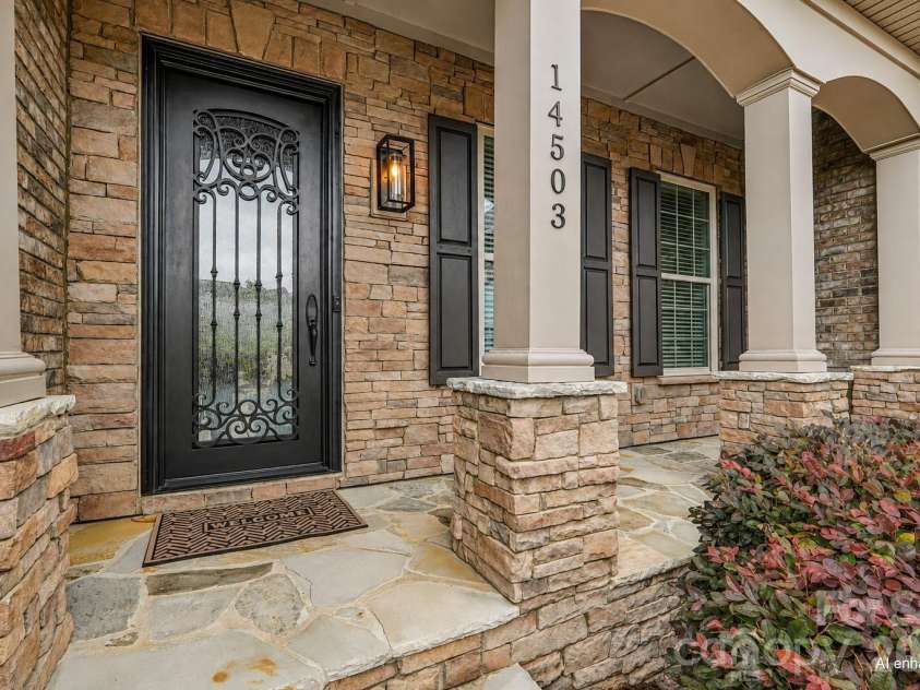 14503 Crest Court, Charlotte, NC 28278.  MLS# CAR4375931, YatesRealty ID 22304. 