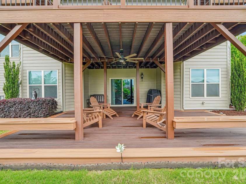 14503 Crest Court, Charlotte, NC 28278.  MLS# CAR4375931, YatesRealty ID 22304. Back patio