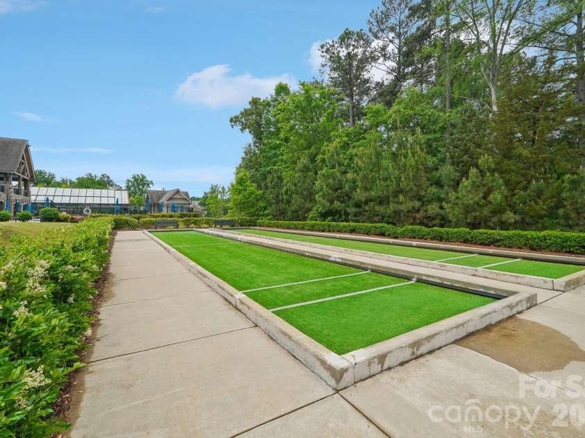 14503 Crest Court, Charlotte, NC 28278.  MLS# CAR4375931, YatesRealty ID 22304. Bocce ball