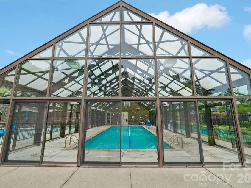 14503 Crest Court, Charlotte, NC 28278.  MLS# CAR4375931, YatesRealty ID 22304. Indoor poor