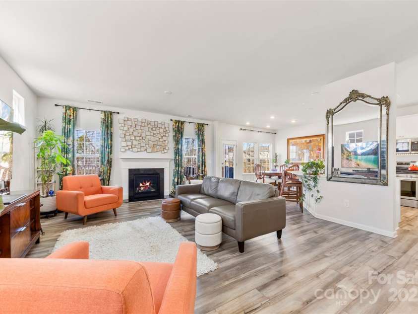 14030 Turncloak Drive, Charlotte, NC 28278.  MLS# CAR4229201, YatesRealty ID 22305. 