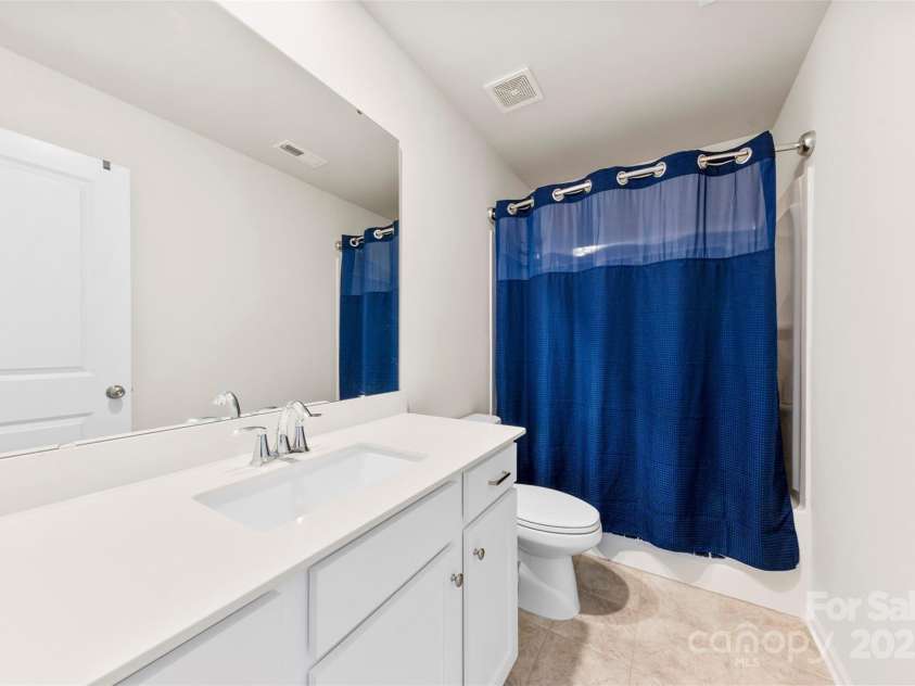 14030 Turncloak Drive, Charlotte, NC 28278.  MLS# CAR4229201, YatesRealty ID 22305. 