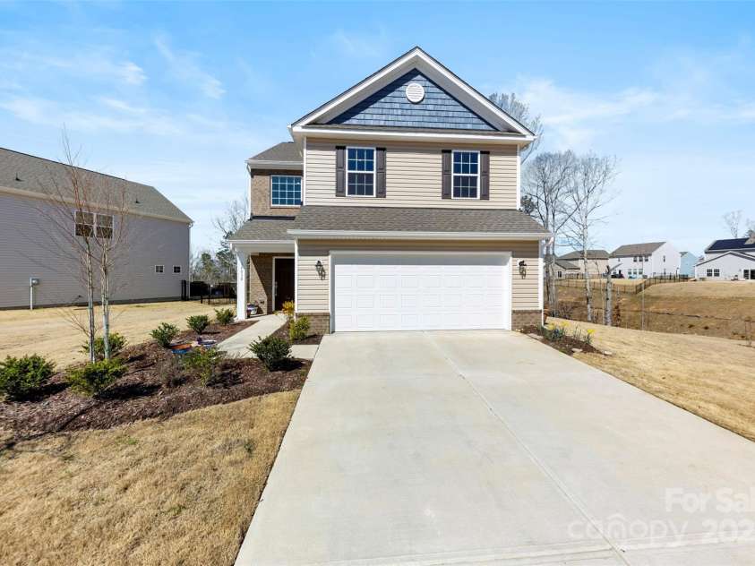 14030 Turncloak Drive, Charlotte, NC 28278.  MLS# CAR4229201, YatesRealty ID 22305. 