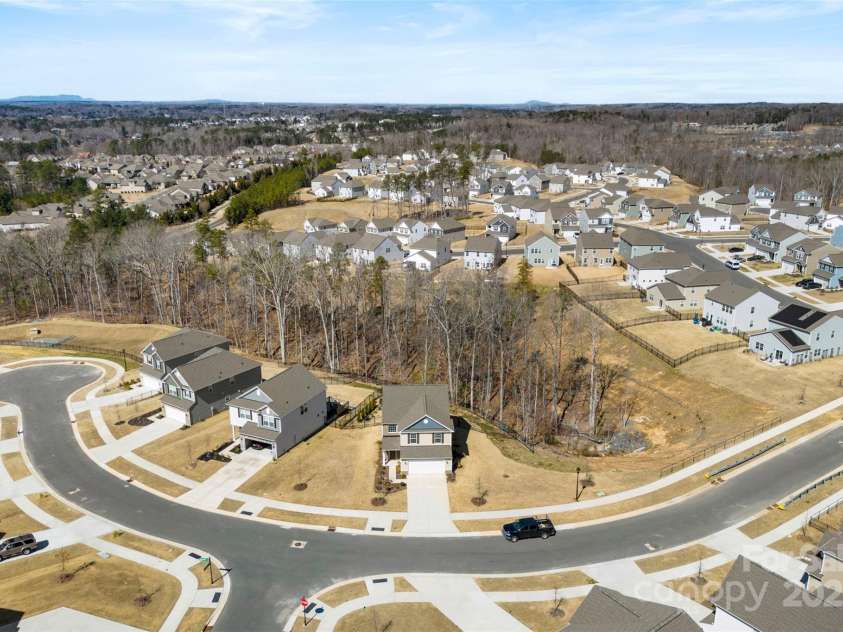 14030 Turncloak Drive, Charlotte, NC 28278.  MLS# CAR4229201, YatesRealty ID 22305. 