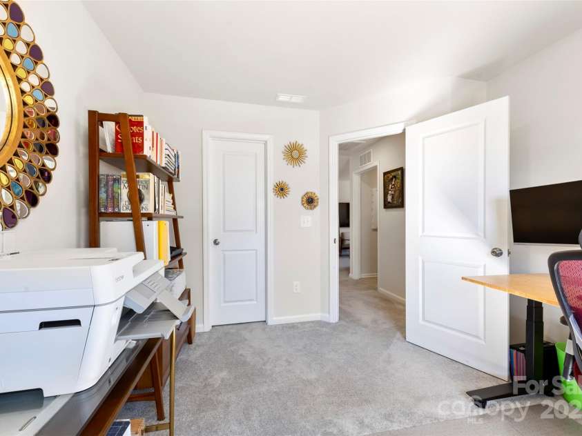 14030 Turncloak Drive, Charlotte, NC 28278.  MLS# CAR4229201, YatesRealty ID 22305. 
