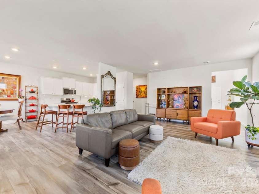 14030 Turncloak Drive, Charlotte, NC 28278.  MLS# CAR4229201, YatesRealty ID 22305. 