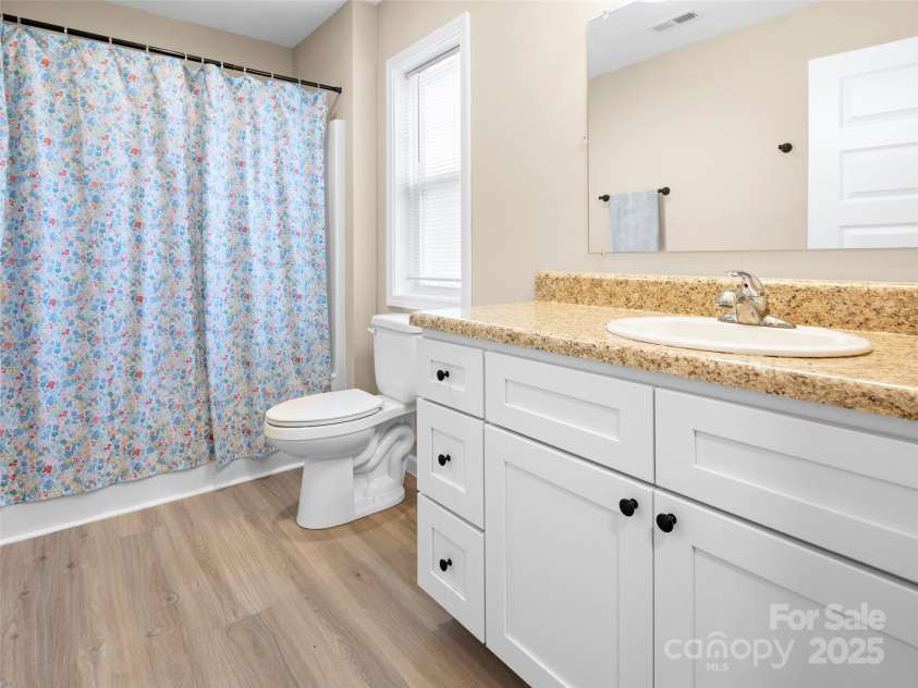 87 Markley Drive, Flat Rock, NC 28731.  MLS# CAR4258765, YatesRealty ID 22306. 