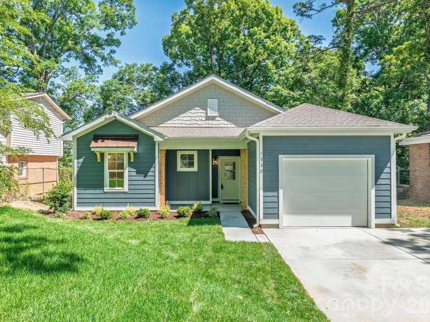 1332 Norris Avenue, Charlotte, NC 28206.  MLS# CAR4341791, YatesRealty ID 22307. 