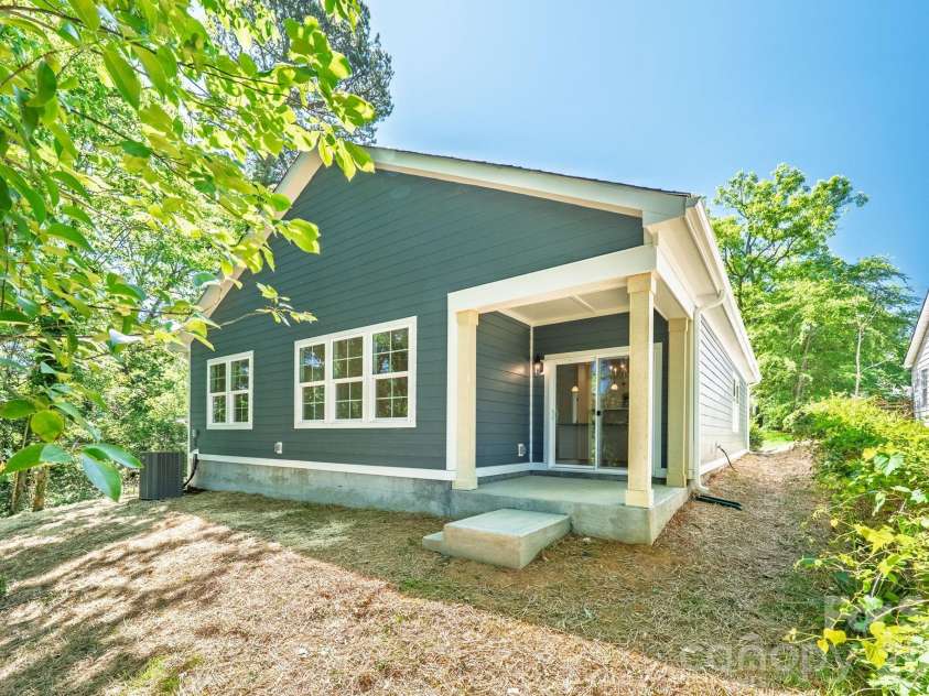 1332 Norris Avenue, Charlotte, NC 28206.  MLS# CAR4341791, YatesRealty ID 22307. 