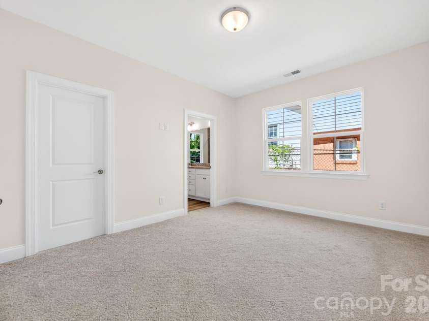 1332 Norris Avenue, Charlotte, NC 28206.  MLS# CAR4341791, YatesRealty ID 22307. 