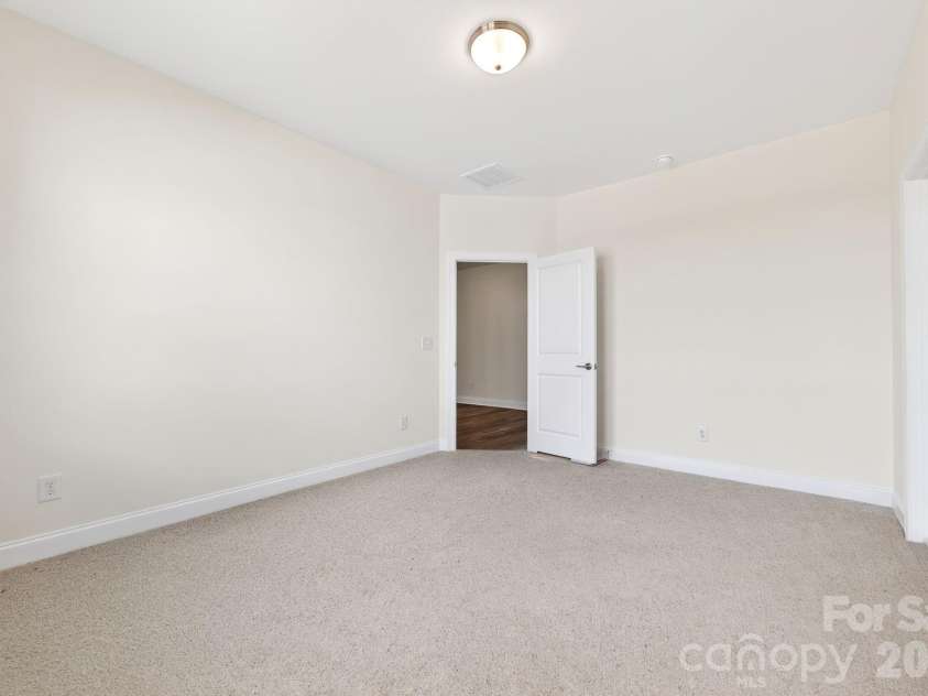 1332 Norris Avenue, Charlotte, NC 28206.  MLS# CAR4341791, YatesRealty ID 22307. 