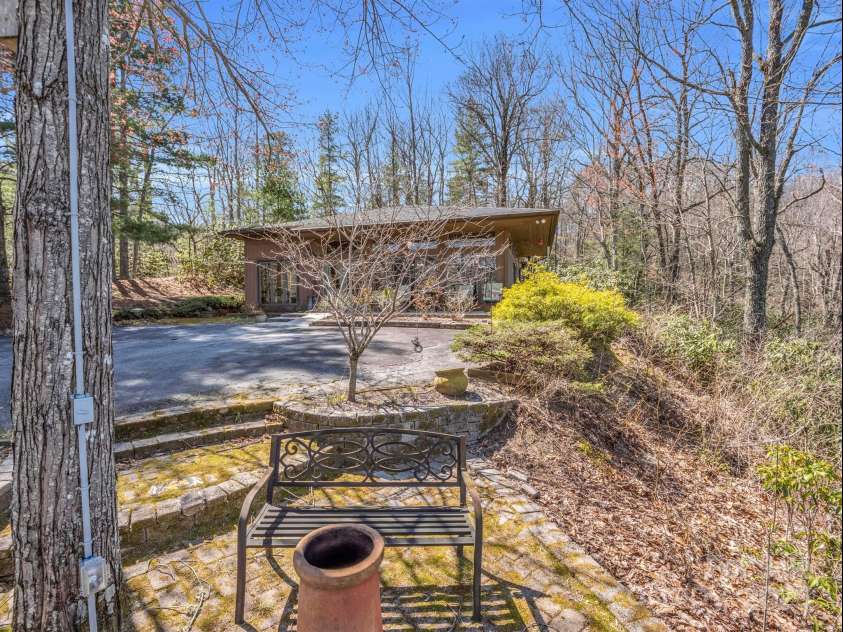828 Foster Hill Drive, Hendersonville, NC 28739.  MLS# CAR4271476, YatesRealty ID 22307. 