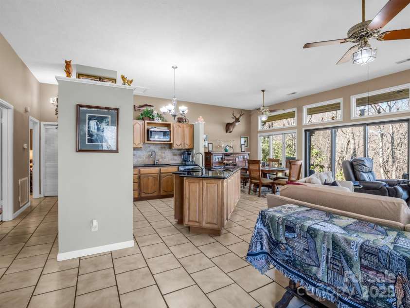 828 Foster Hill Drive, Hendersonville, NC 28739.  MLS# CAR4271476, YatesRealty ID 22307. 