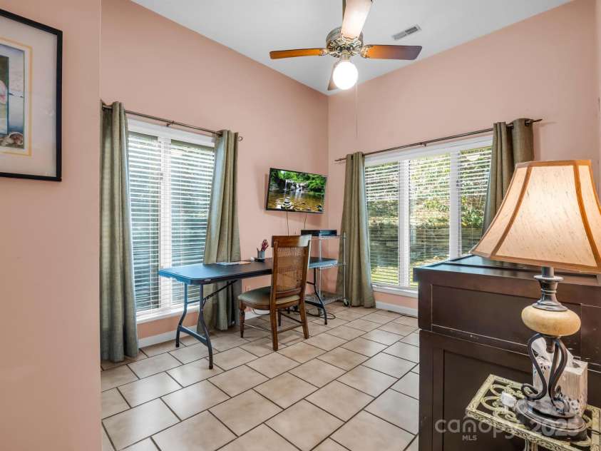 828 Foster Hill Drive, Hendersonville, NC 28739.  MLS# CAR4271476, YatesRealty ID 22307. 