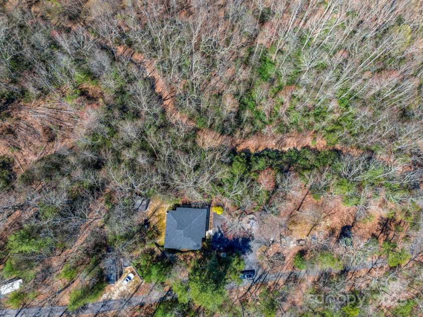 828 Foster Hill Drive, Hendersonville, NC 28739.  MLS# CAR4271476, YatesRealty ID 22307. 