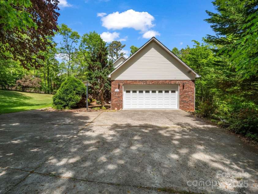 163 Summit Lane, Rutherfordton, NC 28139.  MLS# CAR4254893, YatesRealty ID 22308. 
