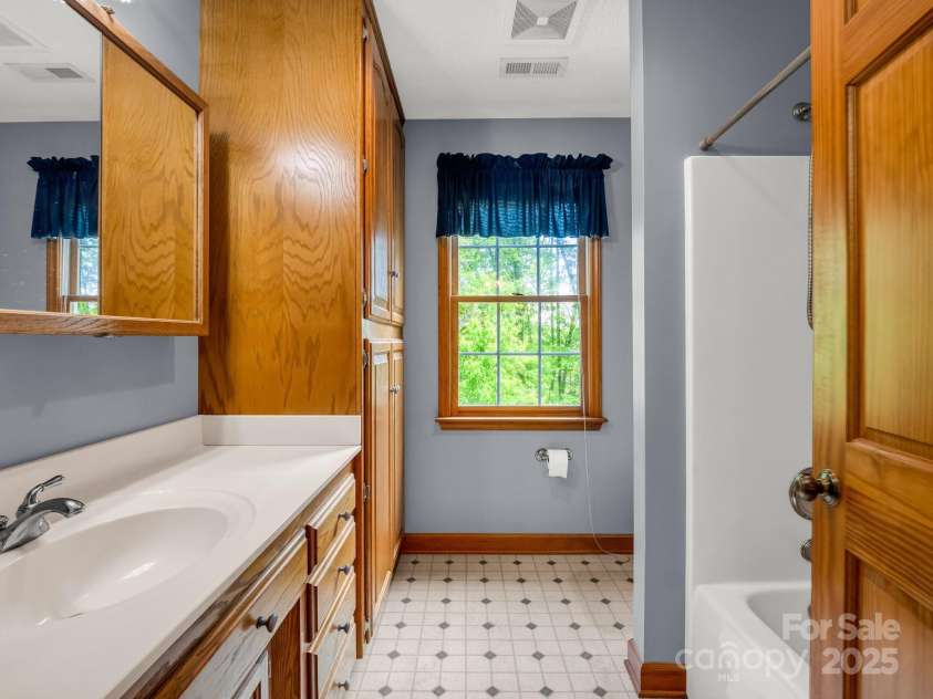 163 Summit Lane, Rutherfordton, NC 28139.  MLS# CAR4254893, YatesRealty ID 22308. 