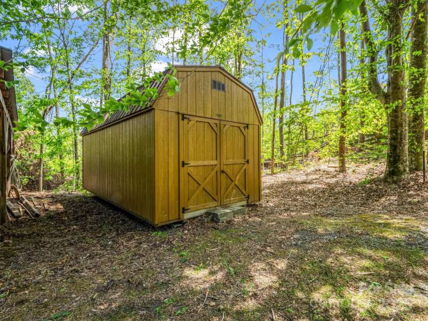 163 Summit Lane, Rutherfordton, NC 28139.  MLS# CAR4254893, YatesRealty ID 22308. 