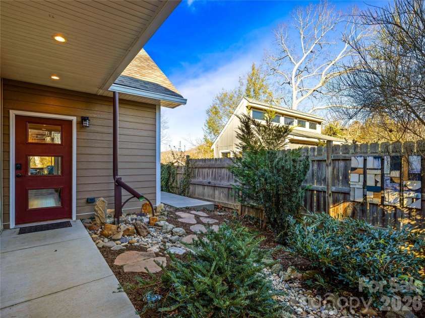 78 Annandale Avenue, Asheville, NC 28801.  MLS# CAR4291284, YatesRealty ID 22309. 