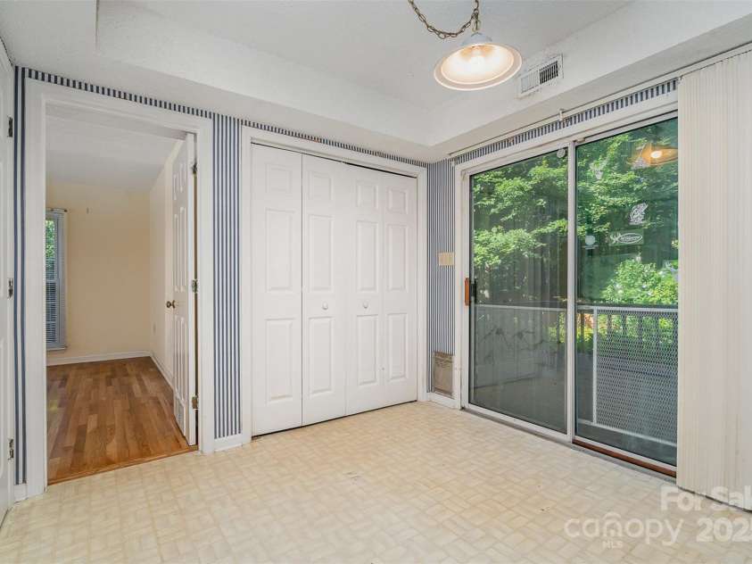 9701 Kent Village Drive, Charlotte, NC 28269.  MLS# CAR4271498, YatesRealty ID 22309. 