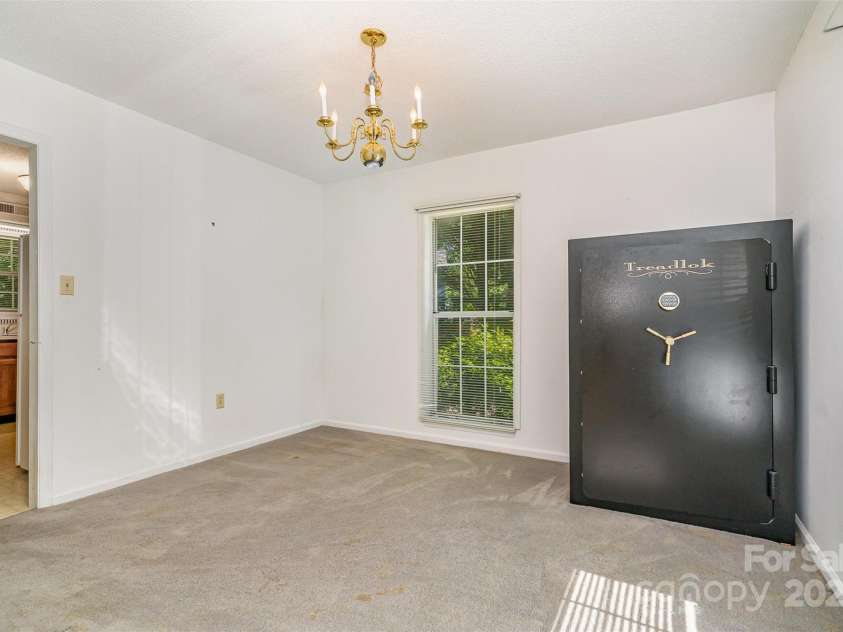 9701 Kent Village Drive, Charlotte, NC 28269.  MLS# CAR4271498, YatesRealty ID 22309. 