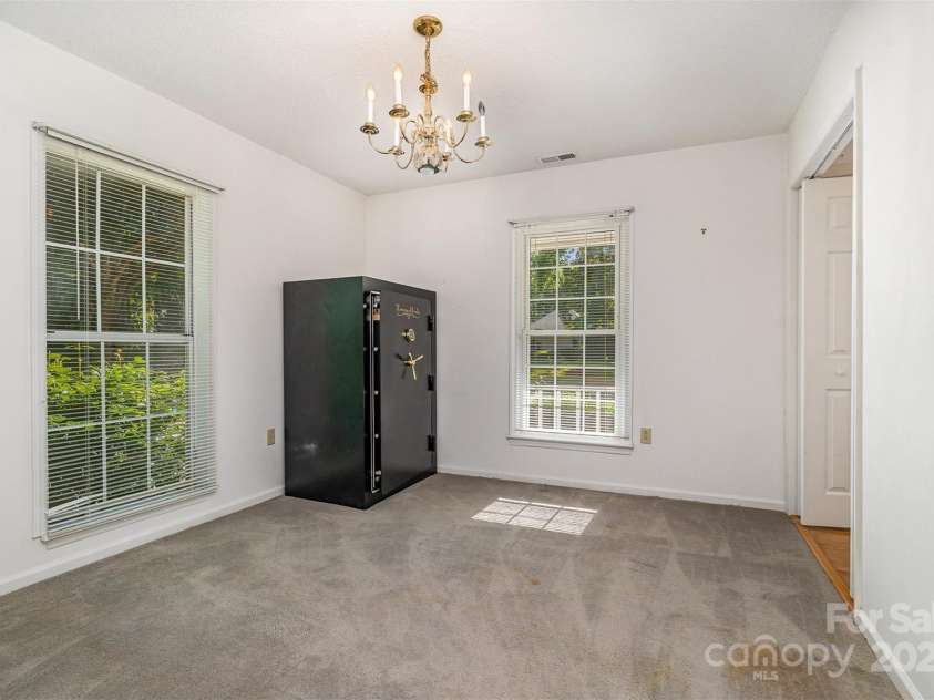 9701 Kent Village Drive, Charlotte, NC 28269.  MLS# CAR4271498, YatesRealty ID 22309. 