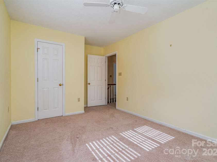 9701 Kent Village Drive, Charlotte, NC 28269.  MLS# CAR4271498, YatesRealty ID 22309. 