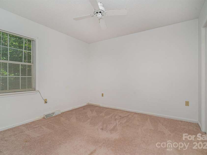 9701 Kent Village Drive, Charlotte, NC 28269.  MLS# CAR4271498, YatesRealty ID 22309. 