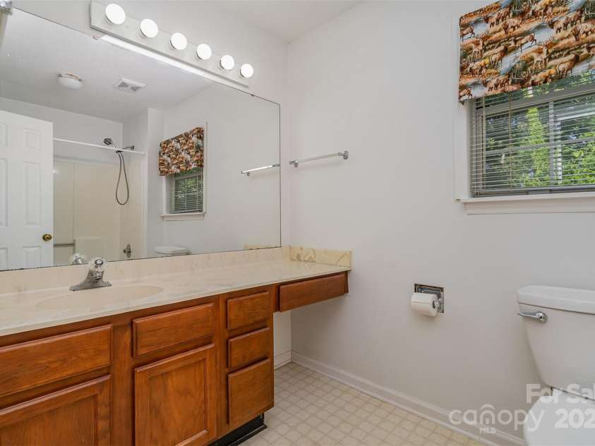 9701 Kent Village Drive, Charlotte, NC 28269.  MLS# CAR4271498, YatesRealty ID 22309. 