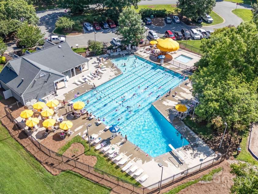 9701 Kent Village Drive, Charlotte, NC 28269.  MLS# CAR4271498, YatesRealty ID 22309. 