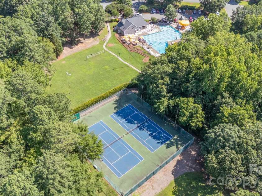 9701 Kent Village Drive, Charlotte, NC 28269.  MLS# CAR4271498, YatesRealty ID 22309. 