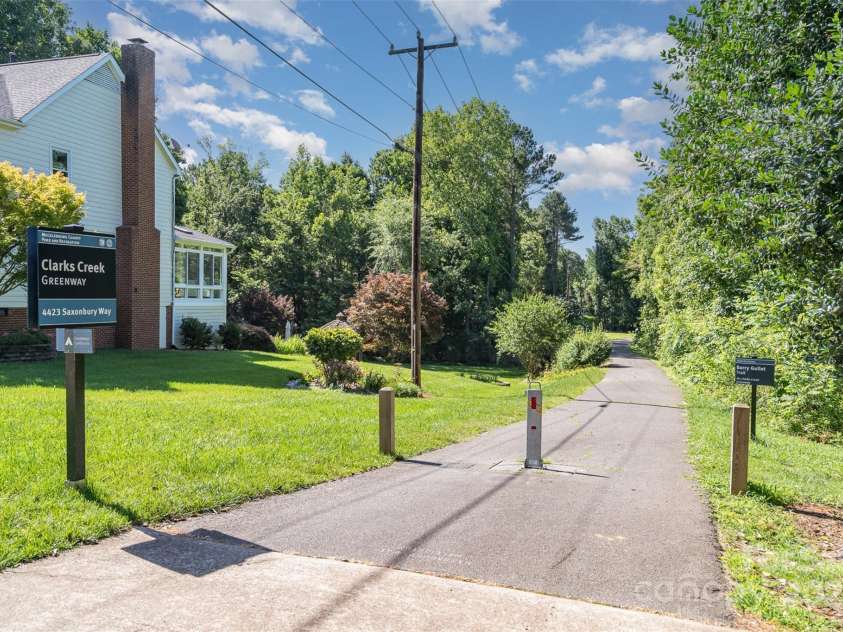 9701 Kent Village Drive, Charlotte, NC 28269.  MLS# CAR4271498, YatesRealty ID 22309. 
