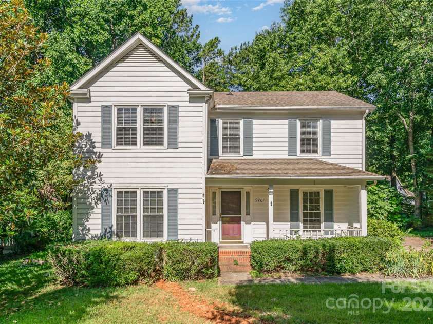9701 Kent Village Drive, Charlotte, NC 28269.  MLS# CAR4271498, YatesRealty ID 22309. 