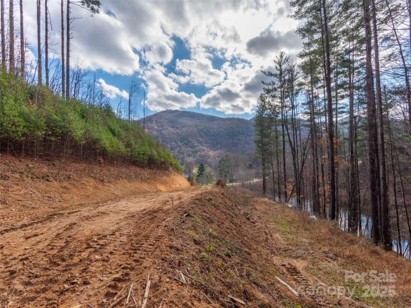 11 Freshwater Cove, Maggie Valley, NC 28751.  MLS# CAR4315955, YatesRealty ID 22310. 