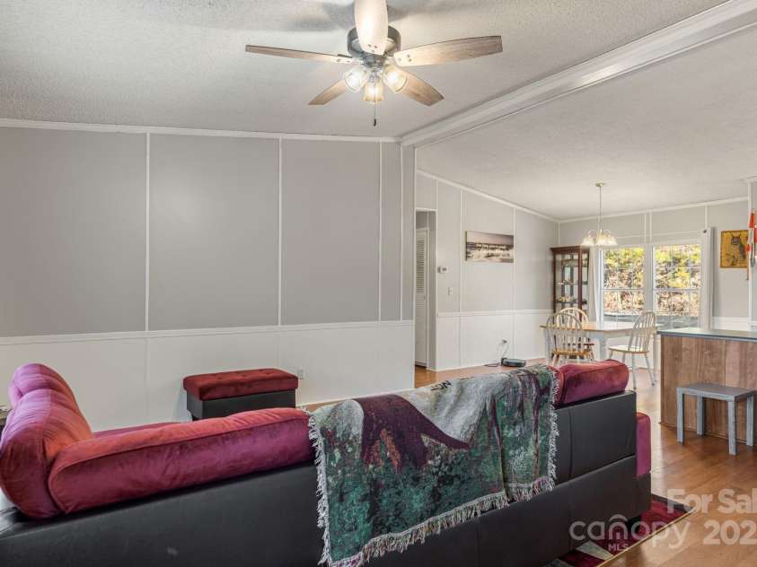 31 Grassy Hills Drive, Marion, NC 28752.  MLS# CAR4265404, YatesRealty ID 22311. 