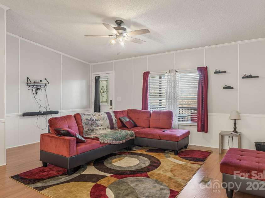 31 Grassy Hills Drive, Marion, NC 28752.  MLS# CAR4265404, YatesRealty ID 22311. 