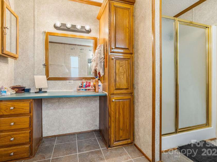 31 Grassy Hills Drive, Marion, NC 28752.  MLS# CAR4265404, YatesRealty ID 22311. 