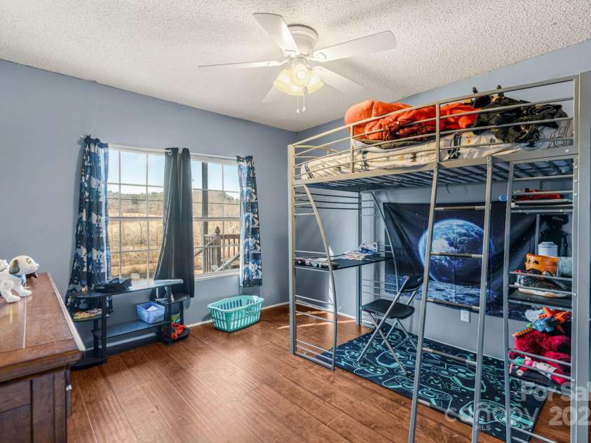 31 Grassy Hills Drive, Marion, NC 28752.  MLS# CAR4265404, YatesRealty ID 22311. 