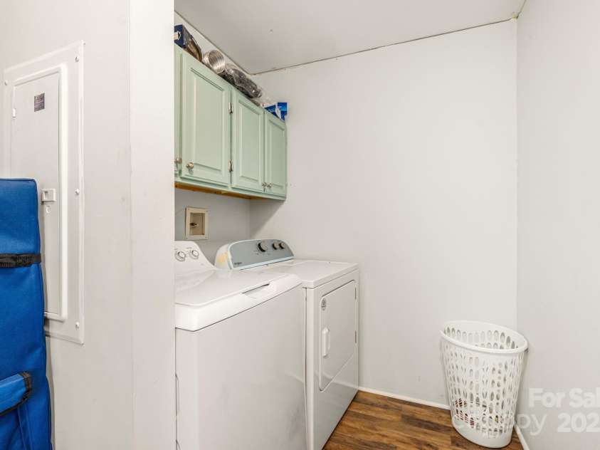 31 Grassy Hills Drive, Marion, NC 28752.  MLS# CAR4265404, YatesRealty ID 22311. 