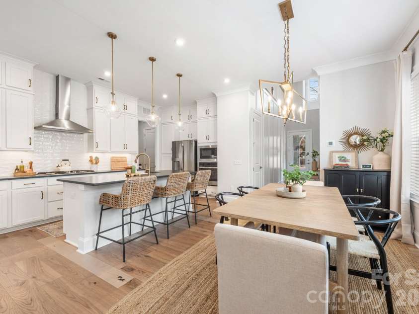 3111 Everly Enclave Way, Charlotte, NC 28210.  MLS# CAR4346886, YatesRealty ID 22312. Kitchen and Dining area