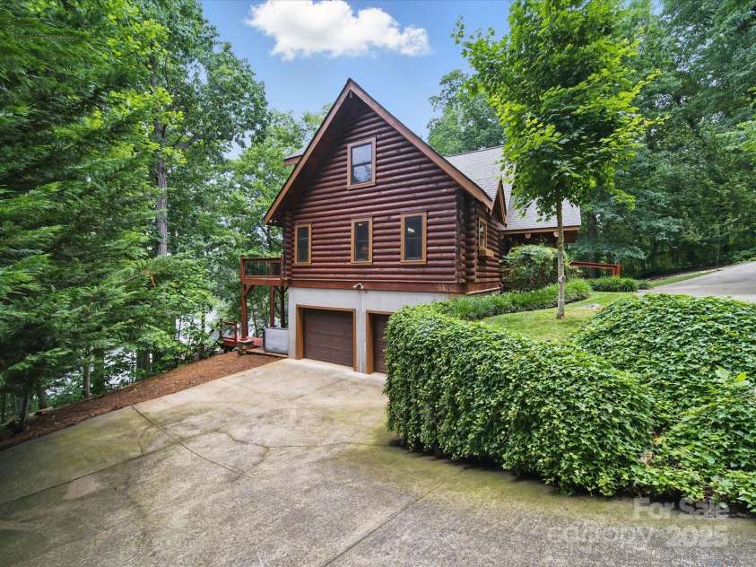 559 Dockside Terrace, Denton, NC 27239.  MLS# CAR4264761, YatesRealty ID 22312. 