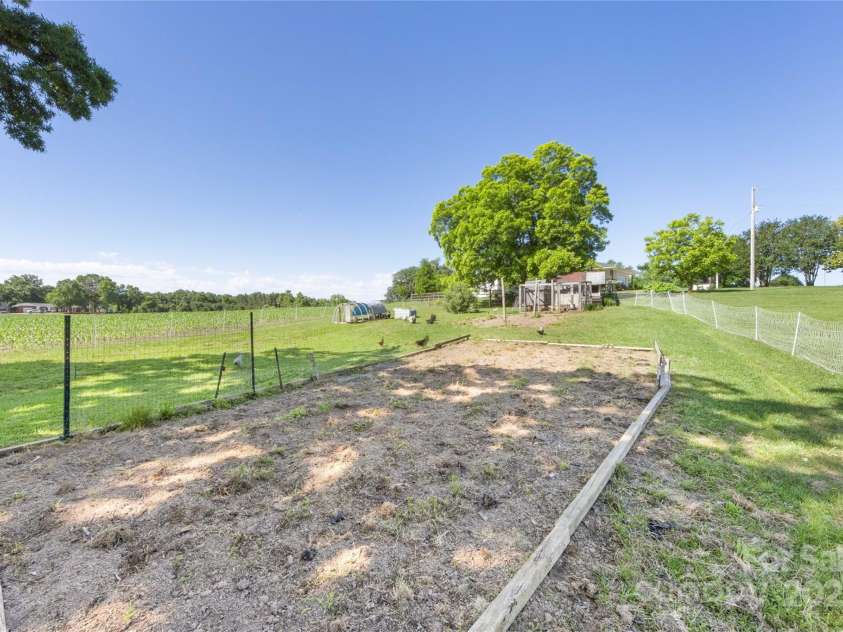 5710 Lander Benton Road, Unionville, NC 28110.  MLS# CAR4254913, YatesRealty ID 22313. Chicken Coop