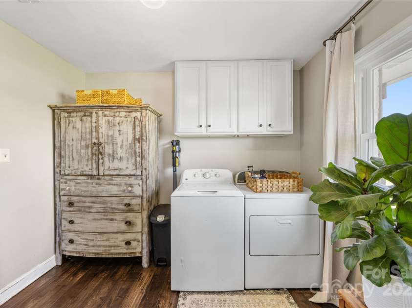 5710 Lander Benton Road, Unionville, NC 28110.  MLS# CAR4254913, YatesRealty ID 22313. Laundry/Entryway