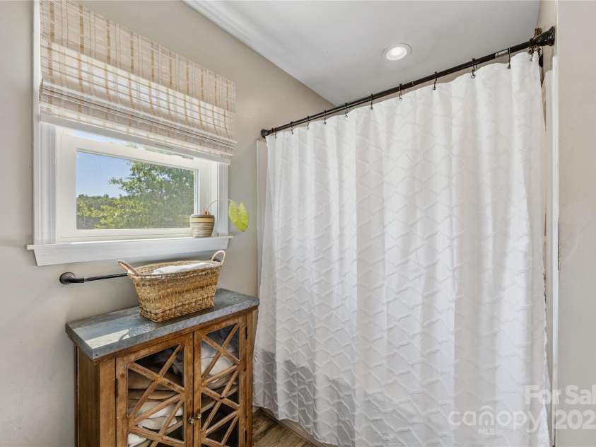 5710 Lander Benton Road, Unionville, NC 28110.  MLS# CAR4254913, YatesRealty ID 22313. Primary Bathroom