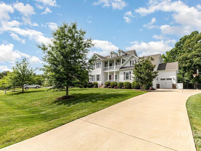 112 Shore Drive, Belmont, NC 28012.  MLS# CAR4258929, YatesRealty ID 22314. 